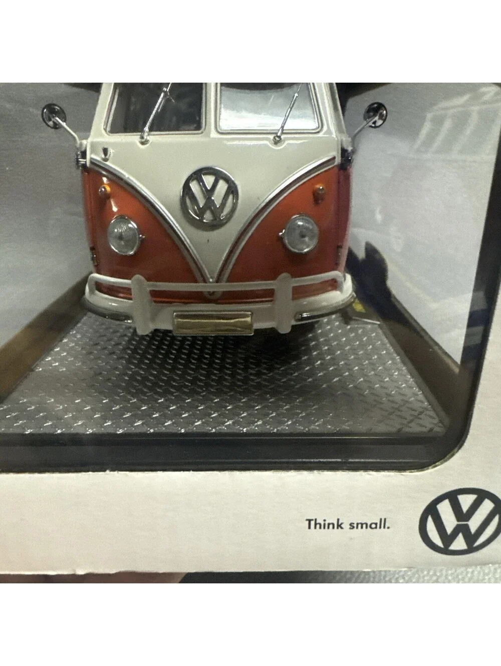 M2 Machines 1/24 1960 VW Microbus Deluxe USA Model R45 Red White Top Limited 10K